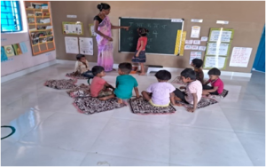 एकात्मिक बाल विकास सेवा योजना प्रकल्प मोखाडा अंतर्गत पालवी Foundation द्वारे अंगणवाड्यांना कलर व भिंत रंगवणे आणि black board बनवणे व अंगणवाडी सेविकांना पूर्व प्राथमिक शिक्षण देण्यात येत आहे